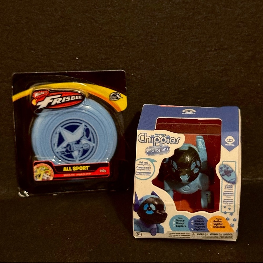 Mini Brands Wham-O Blue Frisbee and Chippies Chipper Toy Set